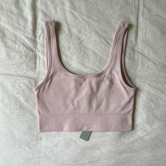 Aritzia The Group⎜LUSH SEAMLESS TOP⎜POETIC PINK - Picture 9 of 9